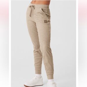 Alo Yoga Muse Joggers (Color: Gravel Heather, Size: Medium)